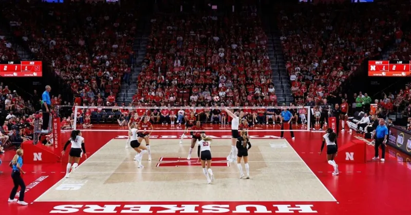 A new look? Nebraska volleyball experiments in Red-White Scrimmage