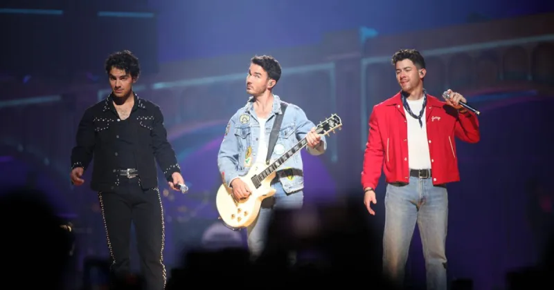 Jonas Brothers to play first concert in Lincoln
