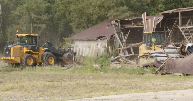Council discusses new business; Dempsters demolition