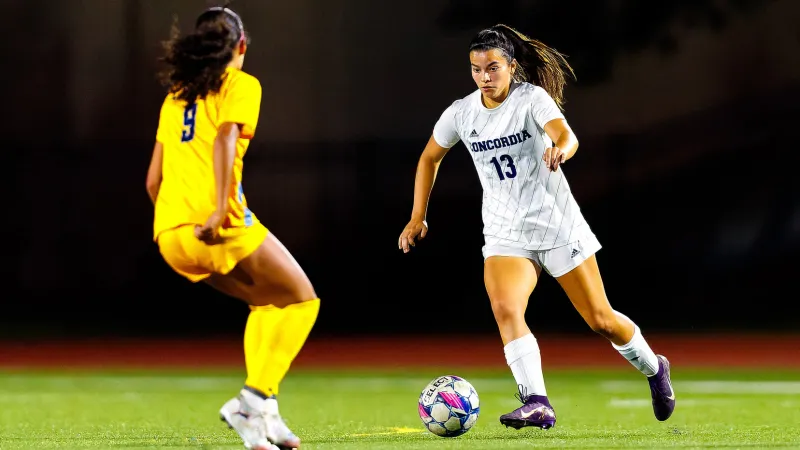 Bulldogs pressured early by No. 20 Drovers in season opener