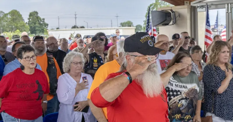 Big crowd turns out for Grand Island burial of veteran who had no survivors