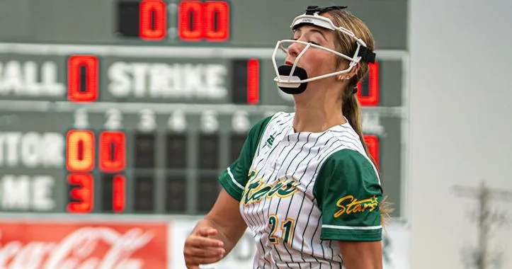 Kearney Catholic softball goes 1-1 against Scottsbluff