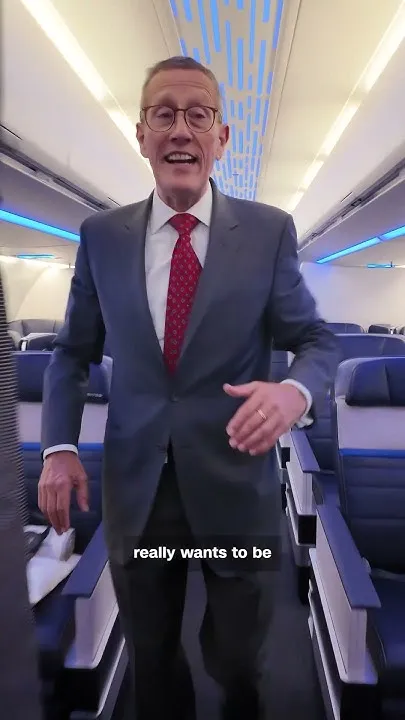 United Airlines Blocking Out Middle Seats on New Jet (Video)