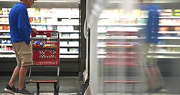 US consumer confidence falls to lowest level in 7 months with gas stuck above $4