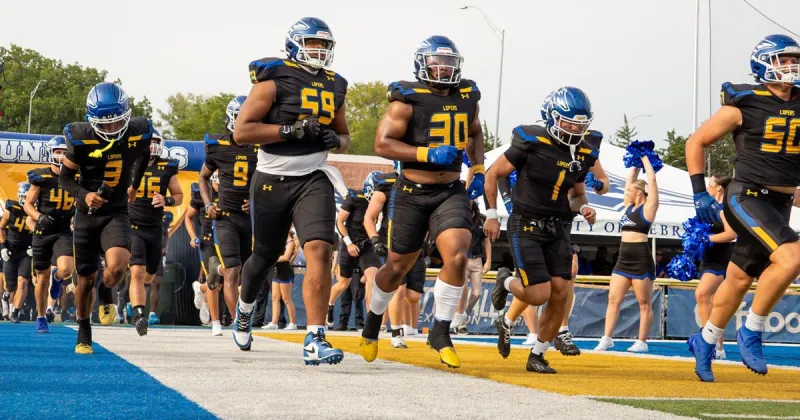 Lopers fall to Wayne State as time expires, 21-20