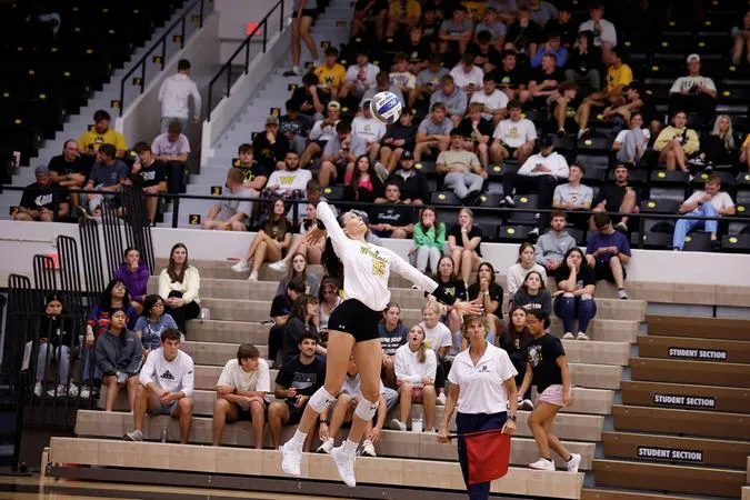 #9 Wildcats set new single match record with 19 service aces in sweep at Queens College