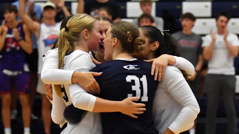 Bulldogs topple Columbia, edged by No. 3 IWU in heart stopper