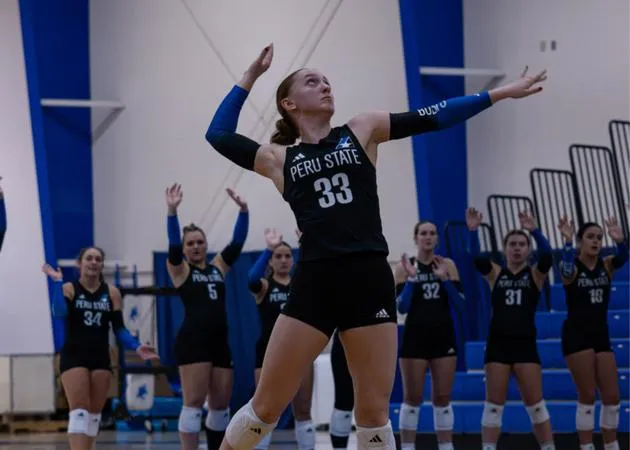 Volleyball defeats Benedictine Mesa in home opener