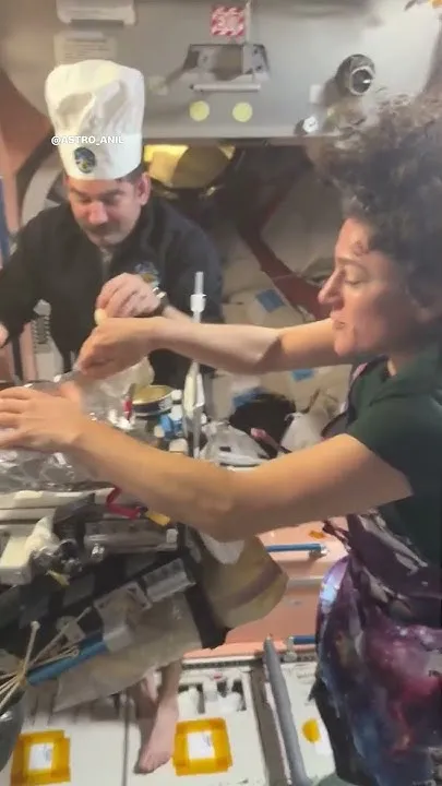 Astronauts Slow Roast Garlic & Onions Aboard the ISS (Video)