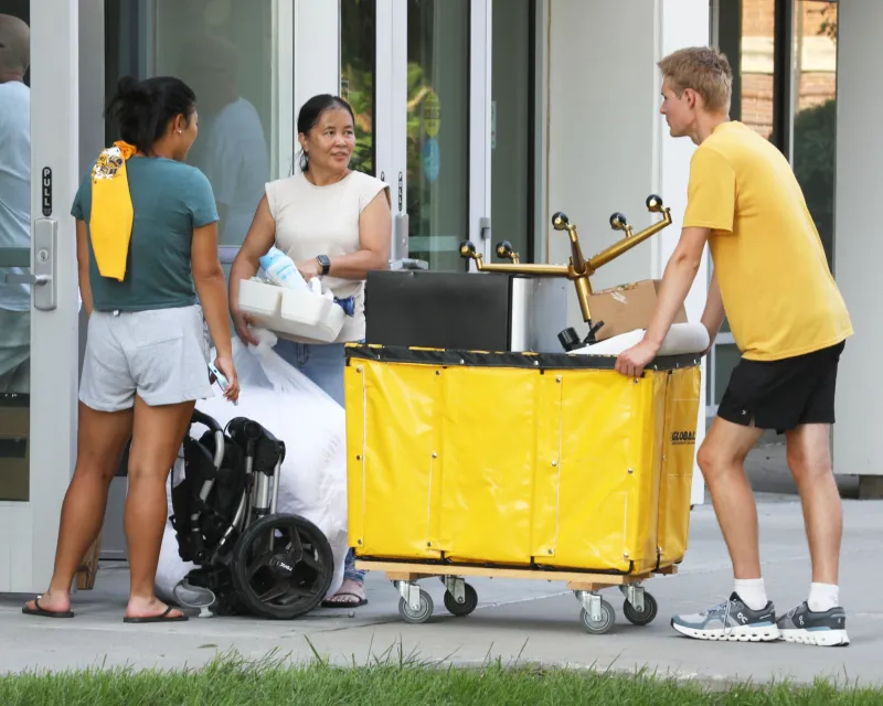 Freshman Move-in