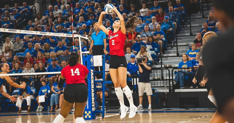 No. 1 Nebraska rolls past South Dakota State as Bergen Reilly enjoys record homecoming