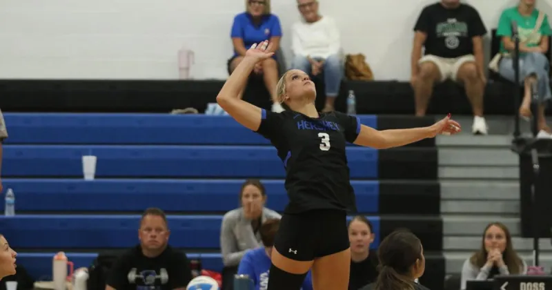 Hershey volleyball falls to Kearney Catholic in three sets Thursday