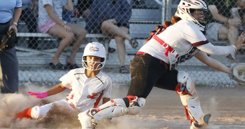 SOFTBALL: Lexington attempts late comeback, comes up short against Gothenburg