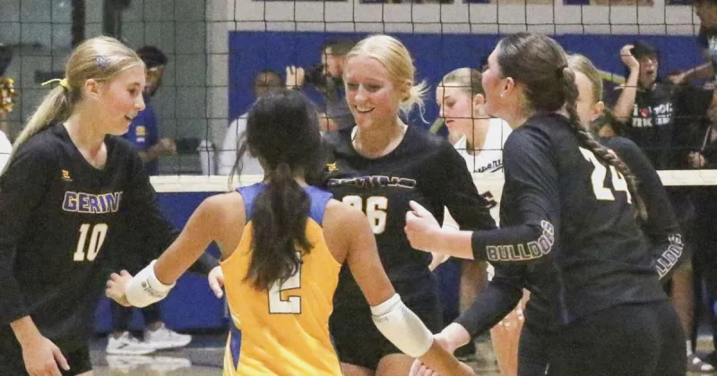 Gering volleyball opens home schedule with seventh sweep of young season