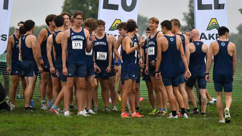 Beck, Robertson set the pace; Bulldogs earn top 10 finishes at Augie Twilight