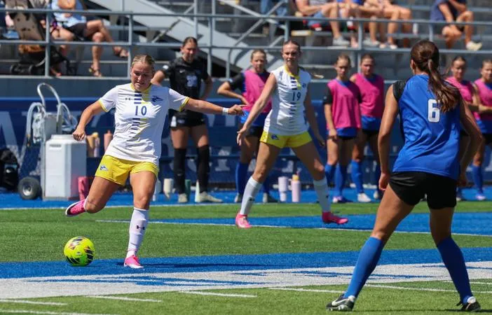 Sioux Falls Strikes Early to Get Past UNK