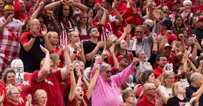 'Bigger and better every year': Nebraska volleyball fans turn Wrigleyville into Sea of Red