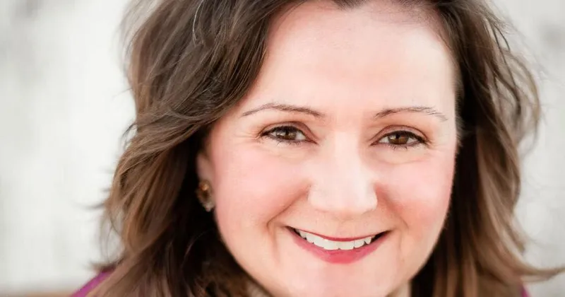 Kerry Hoffschneider: 'Walking in the Light' shares a life story