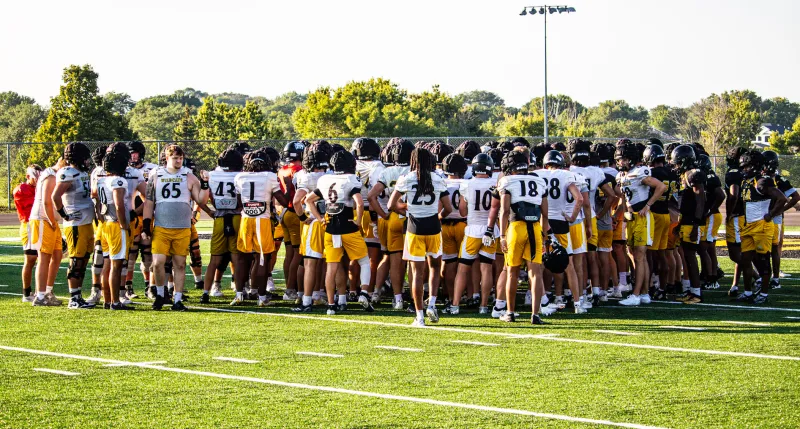 Wayne State defeats Minot State in 4th quarter thriller