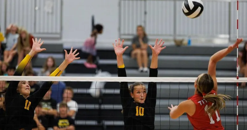 'Show your teeth': Norris volleyball keeps smiling through first set loss to Gretna East