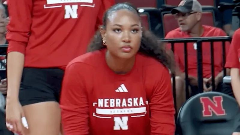Manaia Ogbechie named Big Ten Volleyball Player of the Week