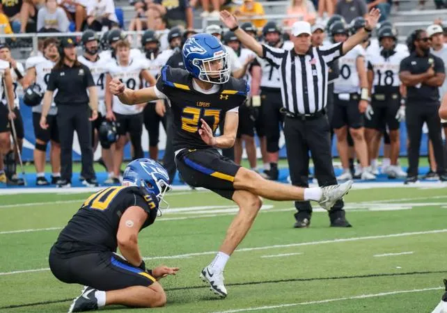#17 Hornets Buzz Early to Hold Off the Lopers, 19-9