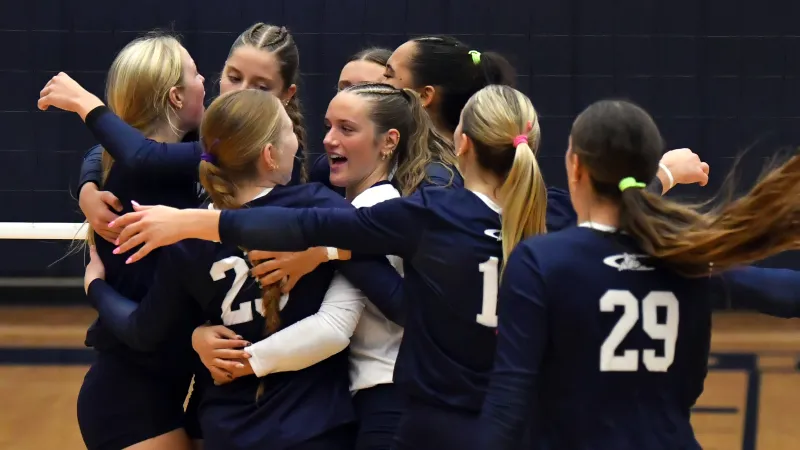 Bulldogs fend off hard-charging Broncos, survive in five