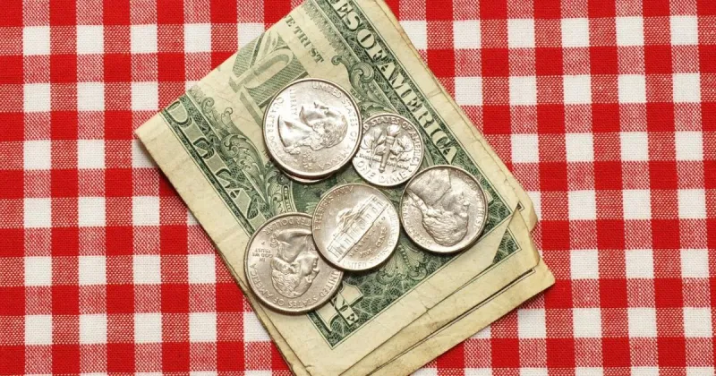 Lori Borgman: A tip-ical dilemma when eating out