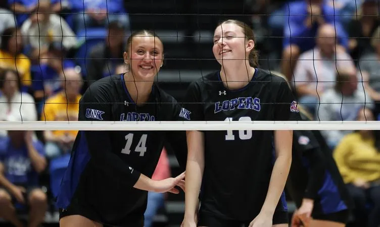 #7 Lopers Efficient Again, Sweep #17 Hornets