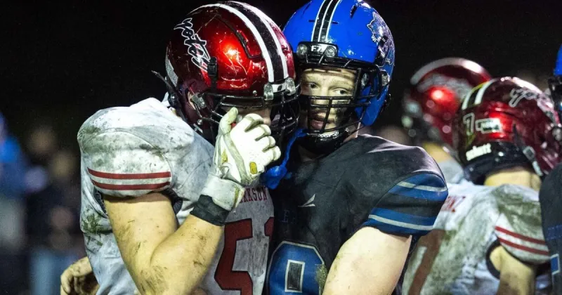 Once teammates, now rivals: Leigh beats Clarkson in emotional first game after co-op split