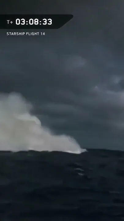 SpaceX Starship Splashes Down in Pacific Ocean With Dramatic Fireball (Video)