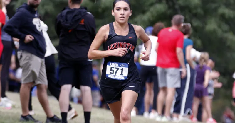 Natalie Ramirez sets new Lexington High School girls cross country record, takes third at UNK Invite