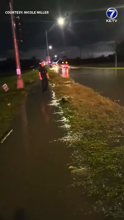 Video shows flash flooding on Harrison Street in Omaha (Video)