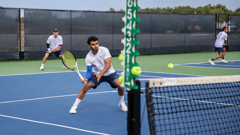 Singles domination highlights fall triumph over Midland