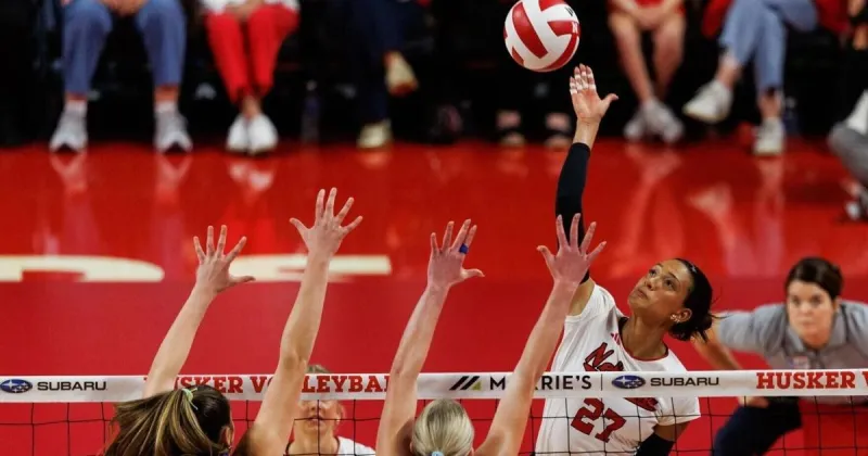 Harper Murray powers Nebraska volleyball past Penn State; Brent Wagner's 3 takes