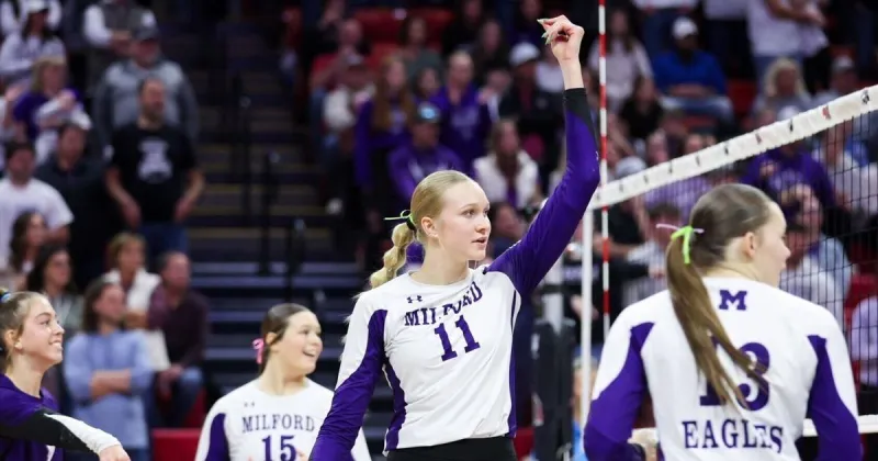 Shayla Rautenberg makes Milford's Class A win one a packed gym won't forget