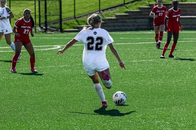 Olivia Thompson's two goals power Wildcats in 2-0 shutout win over Minot State