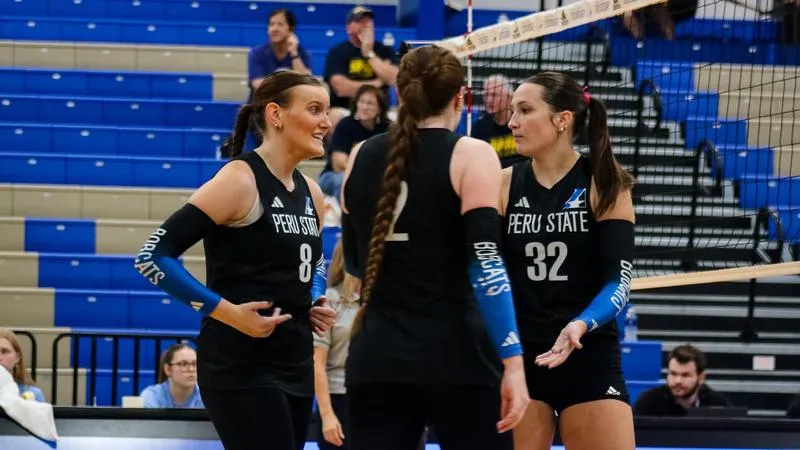Volleyball downs Missouri Valley In Sweeping Fashion