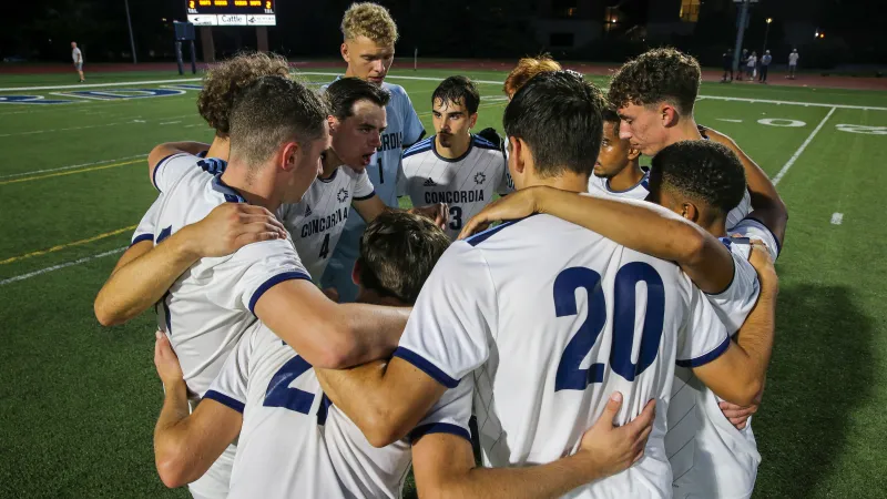 Defense transitions to offense in Briar Cliff blowout