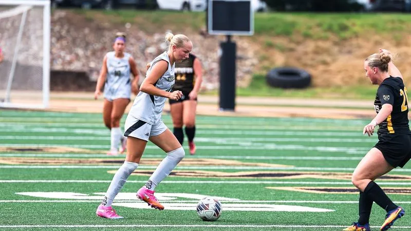 Prairie Wolves Shuts Out Dakota State, 2-0