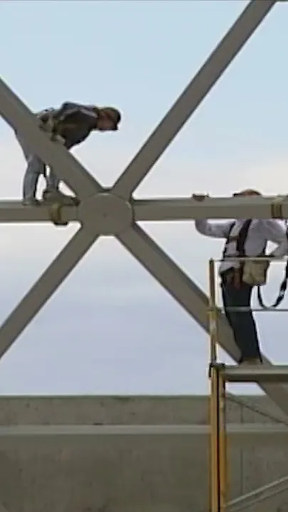 Omaha's Henry Doorly Zoo constructs Desert Dome in 2000 (Video)