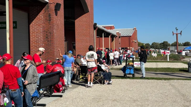 Trump supporters await President in Grand Island