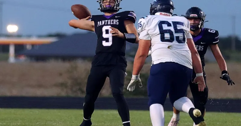 Panthers clip Doniphan-Trumbull