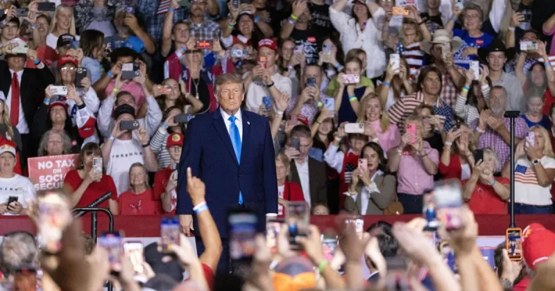 5,800 jam Pinnacle Bank Expo Center to see President Trump and have a party