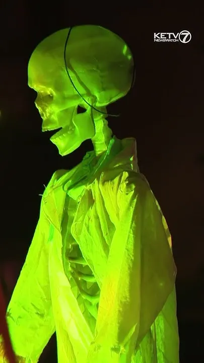 The army of the dead comes to life at this Bellevue yard haunt (Video)
