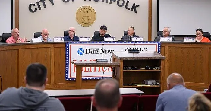 Candidates in Wards 1 and 2 debate spending, housing and taxes at forum