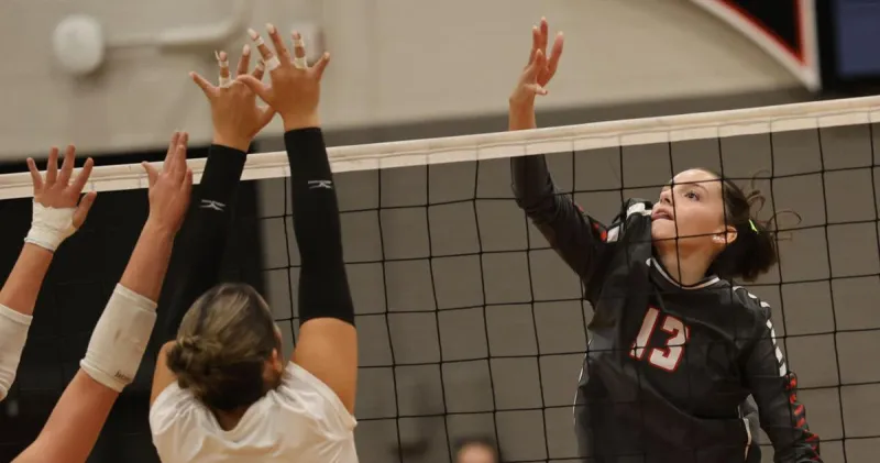 Scottsbluff volleyball scores sweep of Bridgeport on Bearcats' senior night