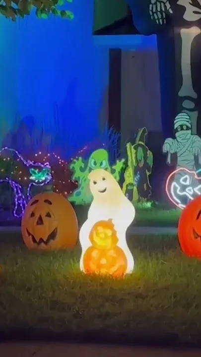 Elkhorn yard haunt offer kid-friendly alternative to spooky season (Video)