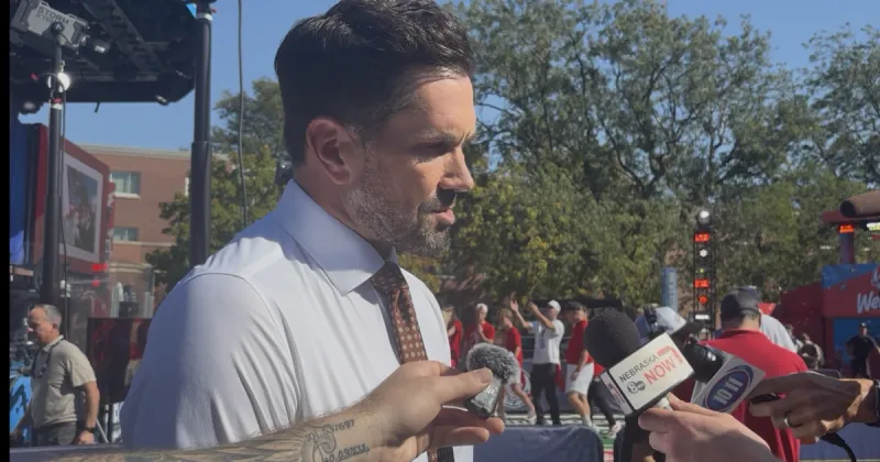 Fox's Matt Leinart and Brady Quinn talk Anthony Colandrea, NU's chances, Husker volleyball