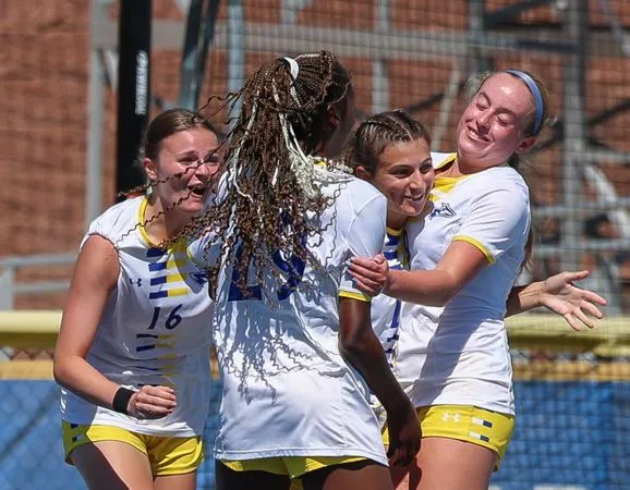 Big Second Half Helps Lopers Tie #3 Gorillas, 1-1
